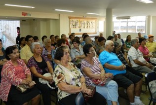 age_aposentados