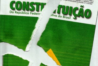 constituição rasgada