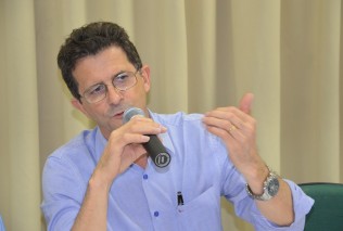 Lineu Manzano apresenta a Confederação à diretoria plena