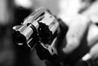 assalto-arma-tiro-bala-bandido-assaltante-roubo-400x242